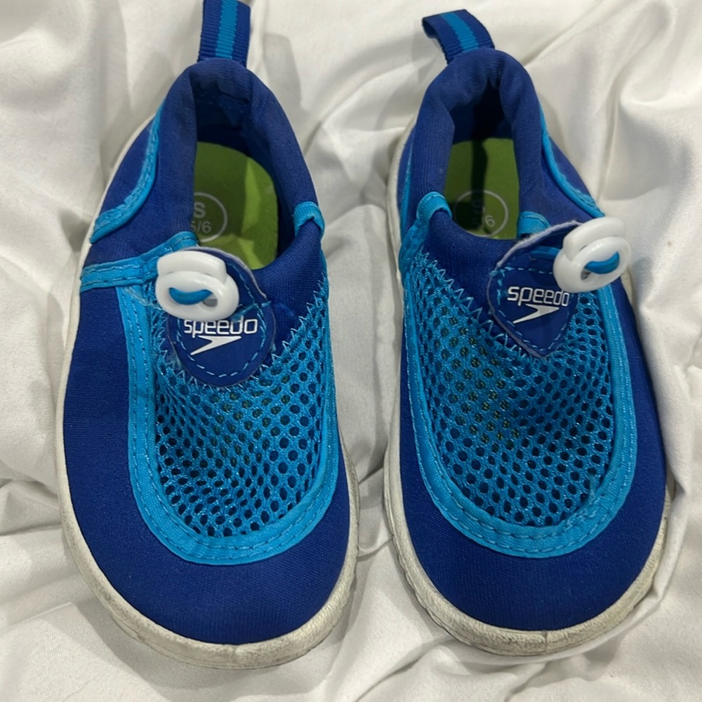Toddler swim shoe